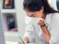 Mengatasi Flu dan Sakit Kepala untuk Meningkatkan Produktivitas dalam Kehidupan Sehari-hari