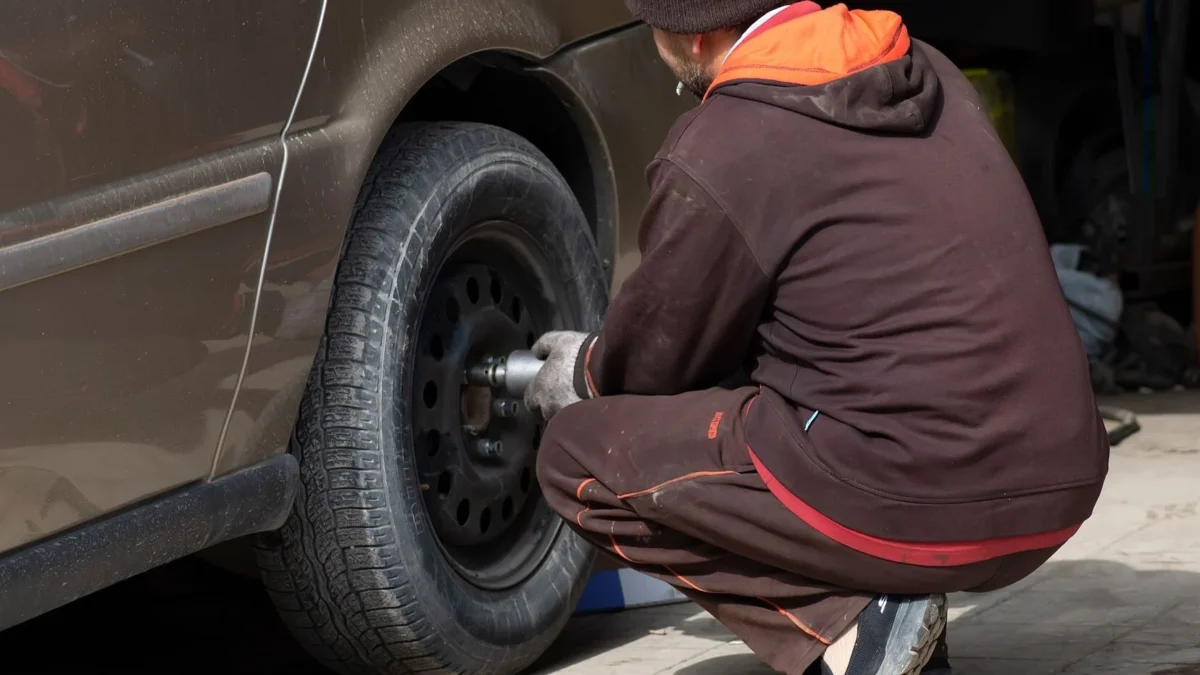 Tips Memilih Ban Mobil yang Tepat agar Aman dan Awet di Jalanan